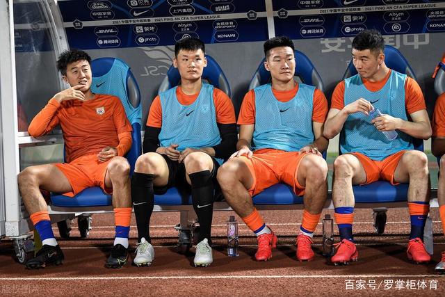 杨瀚森谈首个NBA赛季的体验与心态调整